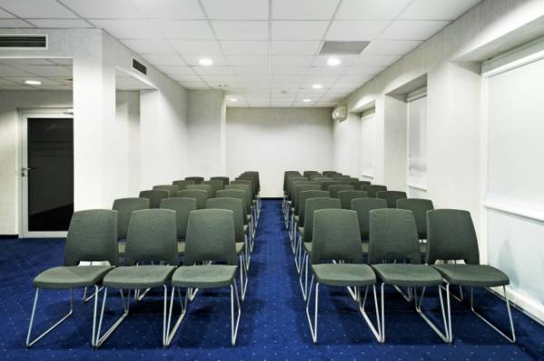 Sala Apis ustawienie kinowe